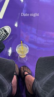 Ellie Goulding feet photo 1