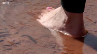 Ellie Harrison feet photo 16