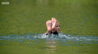 Ellie Harrison feet photo 15