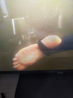 Ellie Harrison feet photo 1