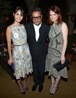 Ellie Kemper feet photo thumbnail