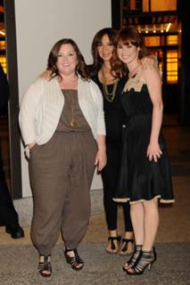 Ellie Kemper feet photo thumbnail