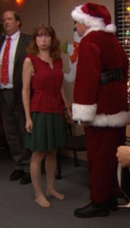 Ellie Kemper feet photo thumbnail