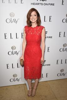 Ellie Kemper feet photo thumbnail