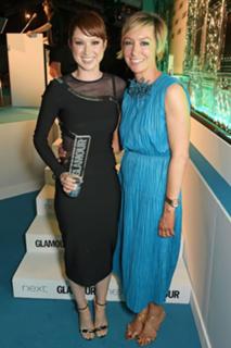 Ellie Kemper feet photo thumbnail