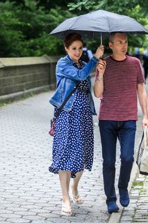 Ellie Kemper feet photo thumbnail