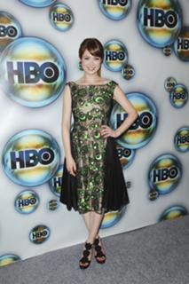 Ellie Kemper feet photo thumbnail
