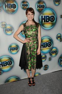 Ellie Kemper feet photo thumbnail