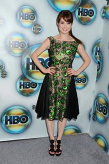 Ellie Kemper feet photo thumbnail