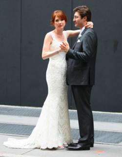 Ellie Kemper feet photo thumbnail