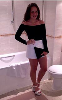 Ellie Leach feet photo 10