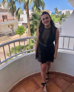 Ellie Leach feet photo 9