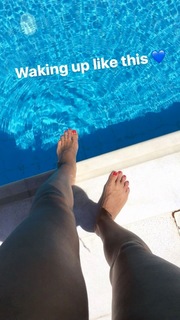 Ellie Papageli feet photo 1