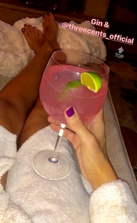 Ellie Papageli feet photo 13