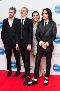 Ellie Rowsell feet photo 1