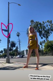 Ellie Rowsell feet photo 4