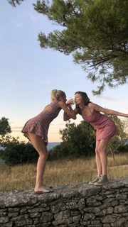 Ellie Rowsell feet photo 3