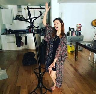 Ellie Taylor feet photo thumbnail