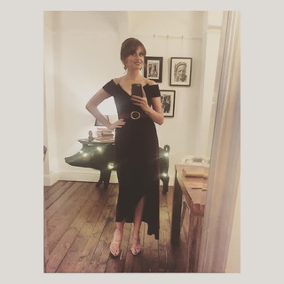 Ellie Taylor feet photo thumbnail