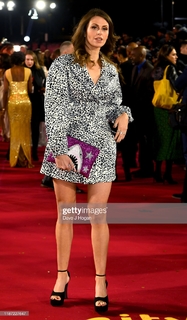 Ellie Taylor feet photo thumbnail