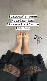 Ellie Taylor feet photo thumbnail