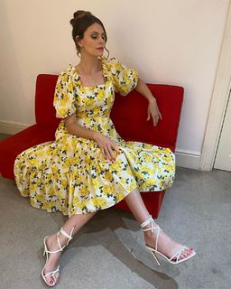 Ellie Taylor feet photo thumbnail