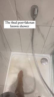 Ellie Taylor feet photo thumbnail