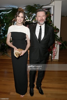 Ellie Taylor feet photo thumbnail