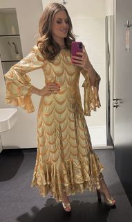 Ellie Taylor feet photo thumbnail