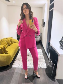 Ellie Taylor feet photo 1