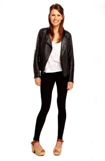 Ellie Taylor feet photo thumbnail