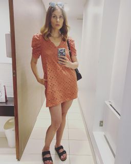 Ellie Taylor feet photo 1