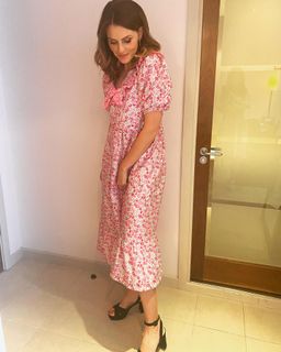 Ellie Taylor feet photo 19