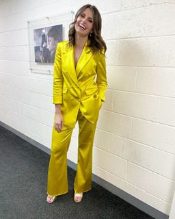 Ellie Taylor feet photo 16