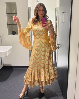 Ellie Taylor feet photo 5