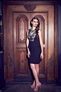 Ellie Taylor feet photo thumbnail