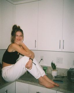 Ellie Thumann feet photo 3