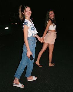 Ellie Thumann feet photo 16