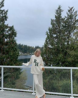 Ellie Thumann feet photo 20