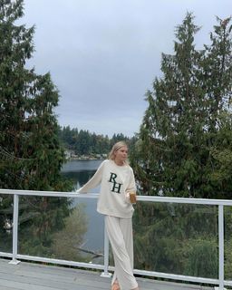 Ellie Thumann feet photo 19