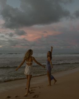 Ellie Thumann feet photo 7