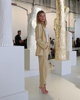 Ellie Thumann feet photo 5