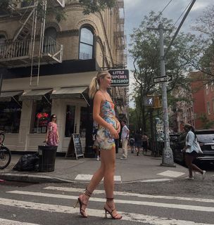 Ellie Thumann feet photo 1