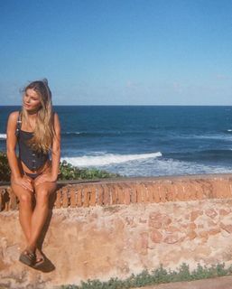 Ellie Thumann feet photo 19