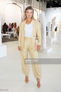 Ellie Thumann feet photo 3