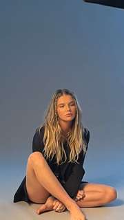 Ellie Thumann feet photo 7