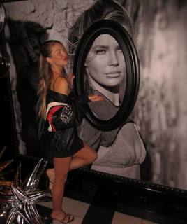 Ellie Thumann feet photo 7