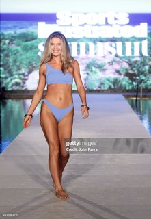 Ellie Thumann feet photo 16