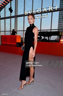 Ellie Thumann feet photo 4