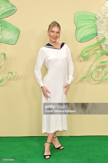 Ellie Thumann feet photo 3